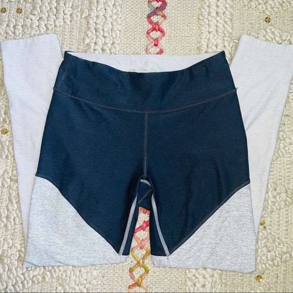 Outdoor Voices Color Block Legging - Picture 3 of 5